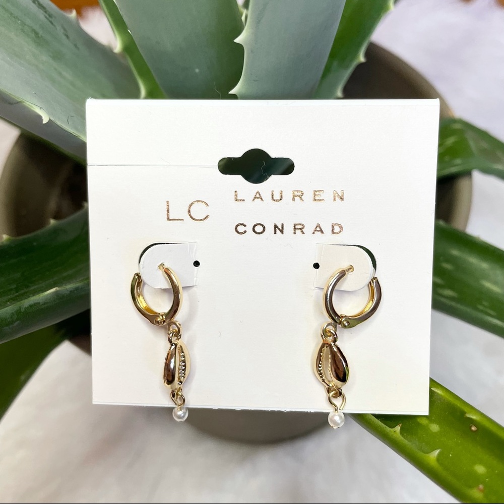 NWT LC Lauren Conrad gold shell and pearl dangling earrings.